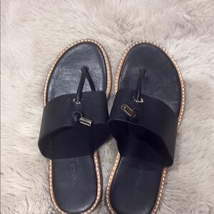 Vince Black Sandals with Thong Design and Leather-like Straps